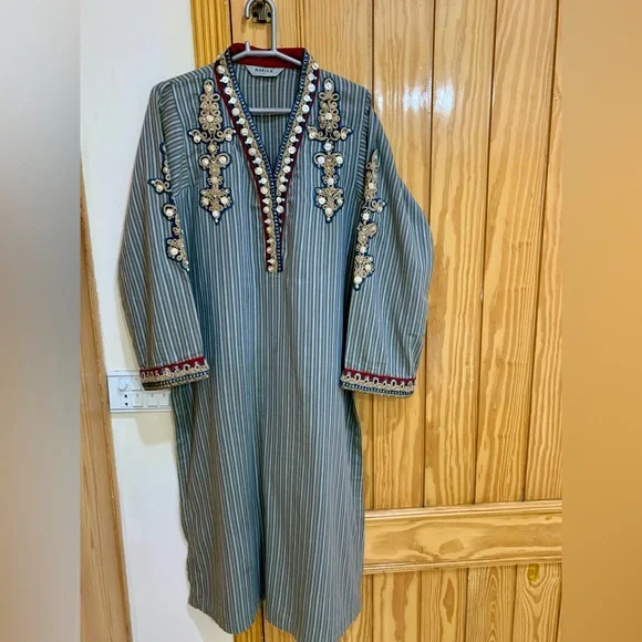 Maria. B. 3 pc Winter Dress - Picture 3 of 16